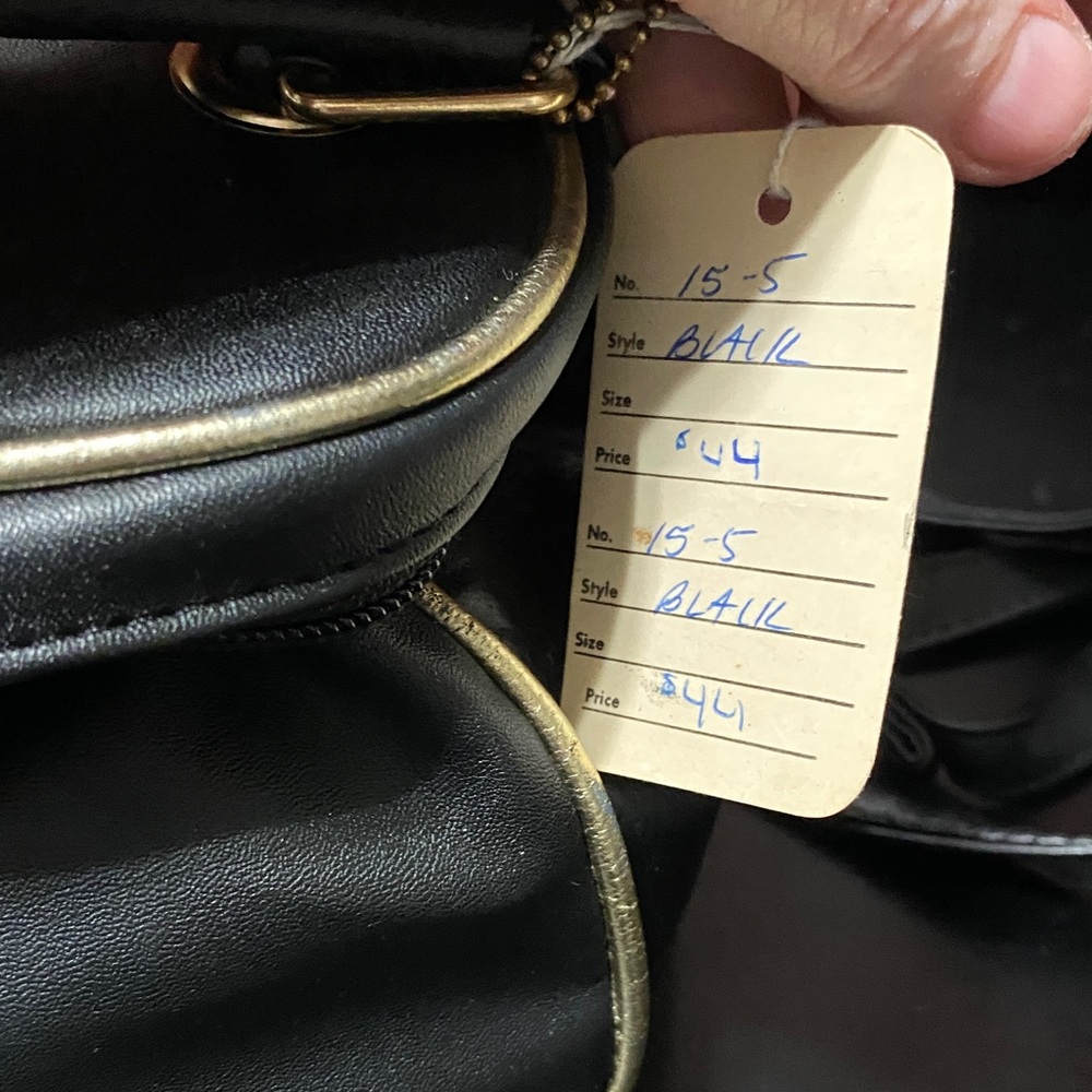 Elegant vintage Black gold trim Leather bucket Bag - Picture 9 of 16